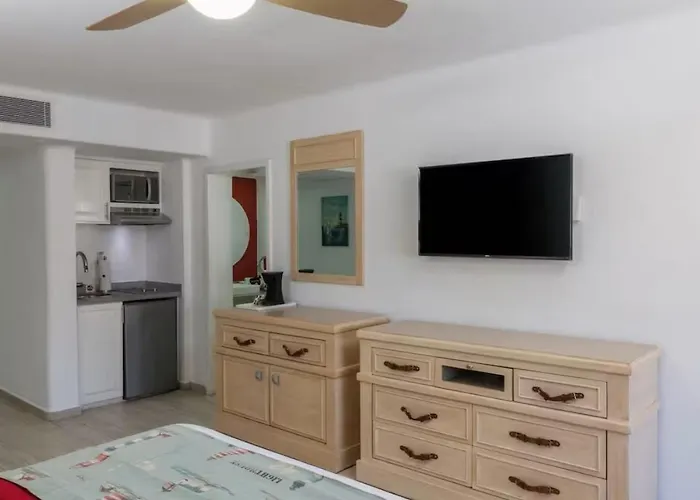 Awesome Jr Studio In Cabo En Marina Fiesta Aparthotel